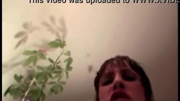 Gorgeous brunette MILF tapes herself getting pumped